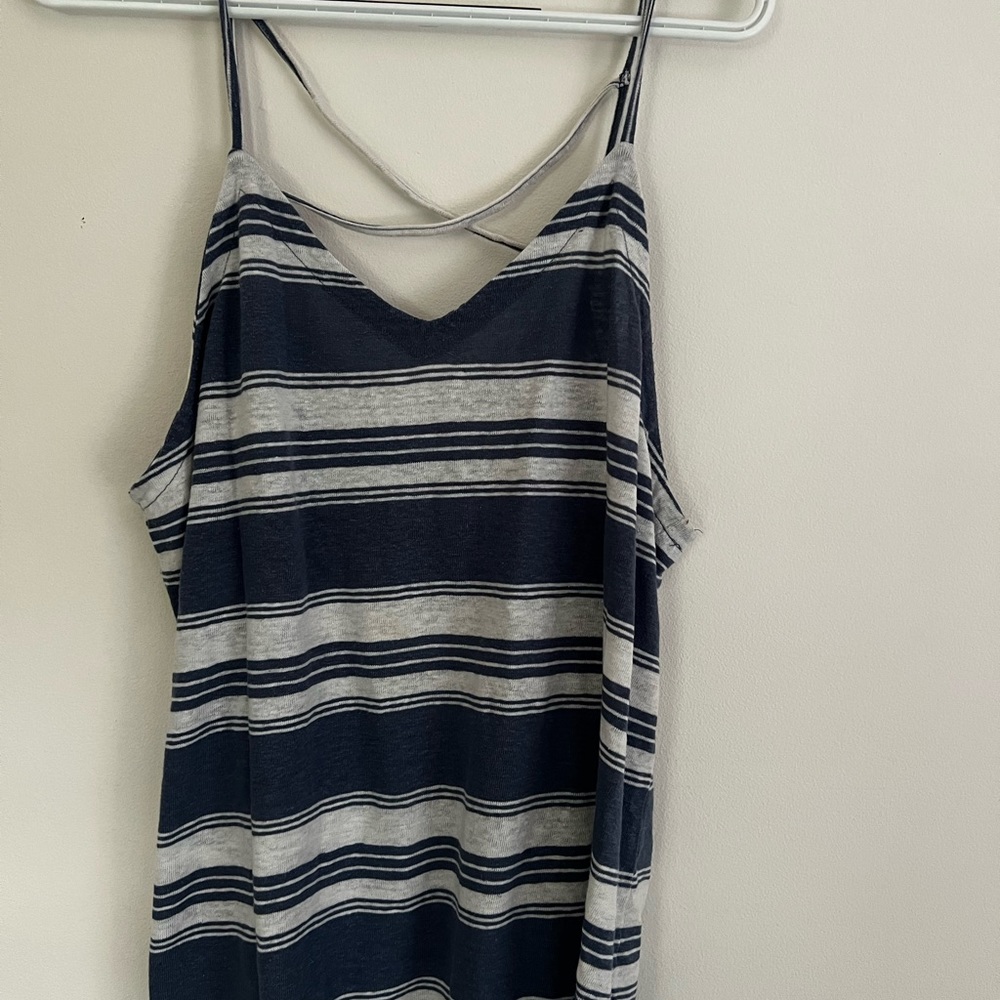 Universal Thread Tank - Picture 3 of 3